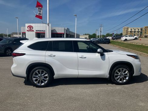 Used 2023 Toyota Highlander Limited AWD/4WD image 8