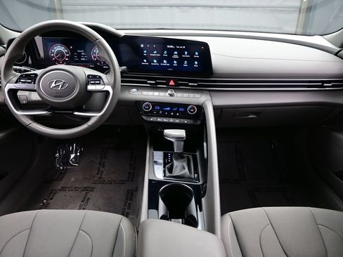 Certified 2023 Hyundai Elantra SEL w/ Convenience Package FWD image 15