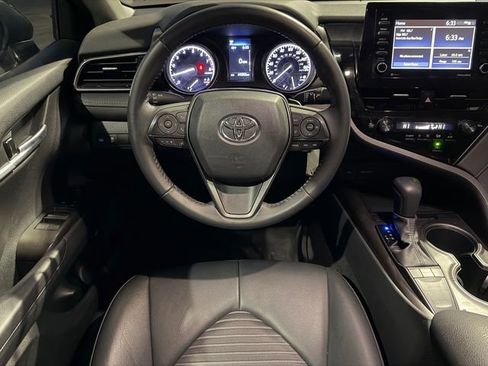 Used 2023 Toyota Camry SE image 25