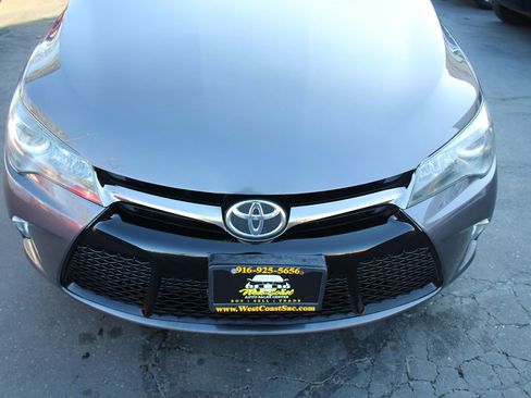 Used 2016 Toyota Camry SE image 9