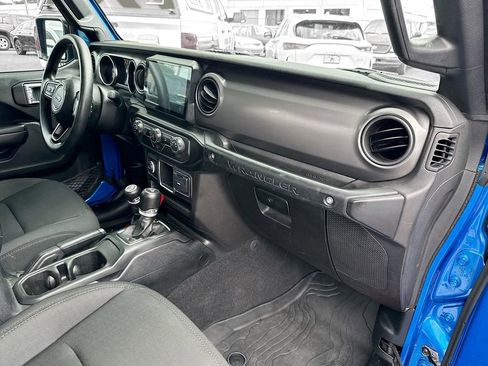 Used 2021 Jeep Wrangler Unlimited Sport image 34