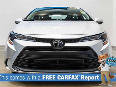 Used 2024 Toyota Corolla LE FWD image 2