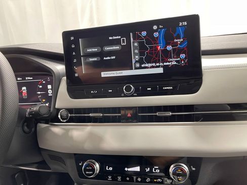 New 2025 Mitsubishi Outlander SE image 18