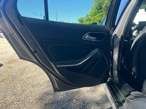 Used 2017 Mercedes-Benz GLA 250 image 10