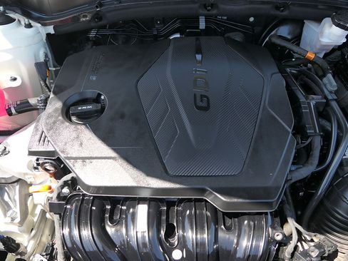 Used 2023 Kia Sportage LX FWD image 25