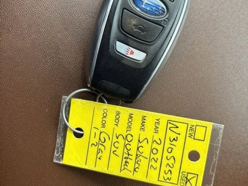 Used 2022 Subaru Outback Touring w/ Popular Package #2 image 18