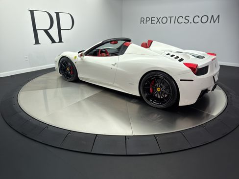 Used 2013 Ferrari 458 Spider RWD image 4