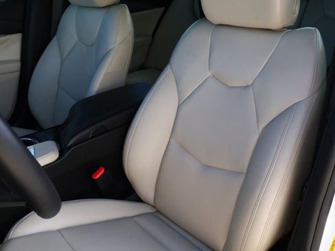 Used 2023 Cadillac CT4 Luxury image 17