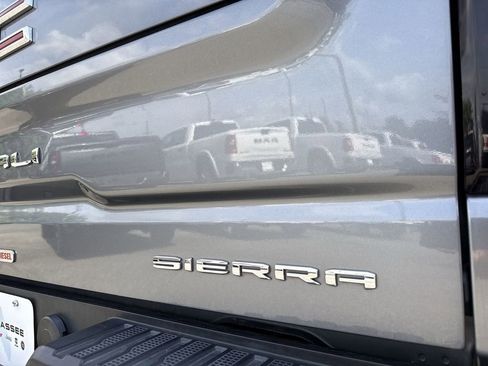 Used 2021 GMC Sierra 1500 Denali w/ Denali Ultimate Package AWD/4WD image 6