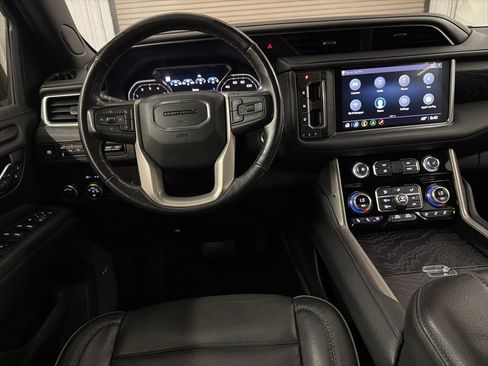 Used 2021 GMC Yukon Denali w/ Denali Premium Package image 31