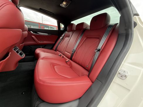 Used 2022 Maserati Quattroporte Modena Q4 image 13