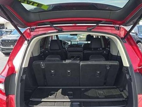 Used 2025 Honda Pilot Touring image 8