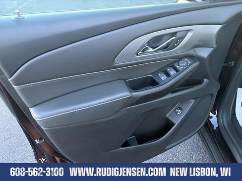 Used 2023 Chevrolet Traverse LT AWD/4WD image 12