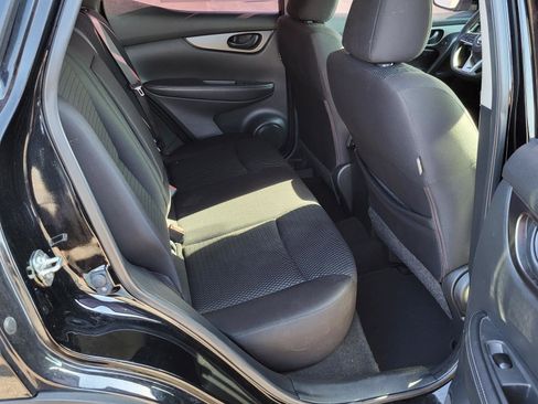 Used 2019 Nissan Rogue Sport S image 11