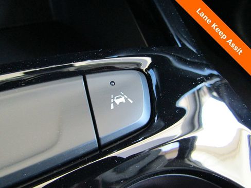 New 2026 Chevrolet Trax ACTIV w/ Driver Confidence Package FWD image 17