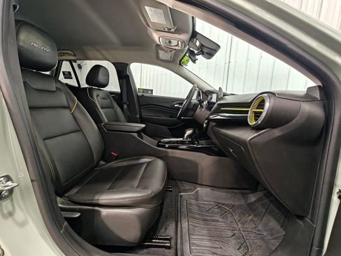 Used 2024 Chevrolet Trax ACTIV w/ Driver Confidence Package FWD image 20