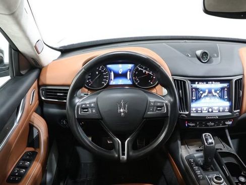 Used 2019 Maserati Levante S GranLusso AWD/4WD image 12