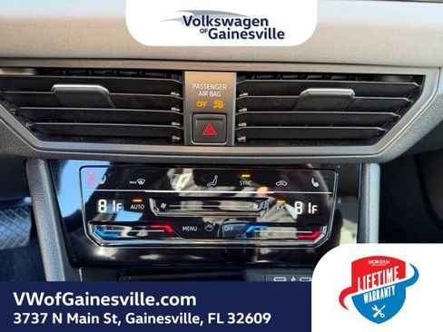 Certified 2025 Volkswagen Jetta SE image 24
