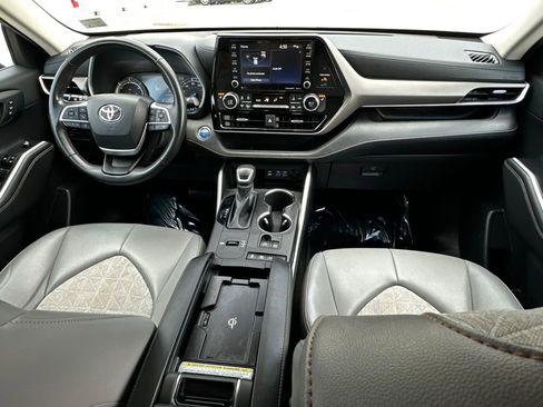 Used 2022 Toyota Highlander Bronze Edition image 20