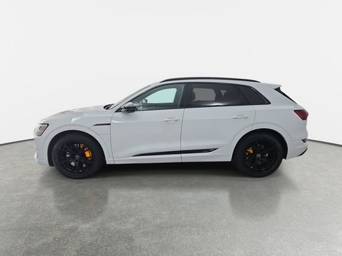Used 2023 Audi e-tron Chronos w/ Chronos Package image 15