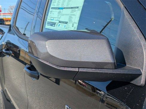 New 2026 Chevrolet Colorado LT image 13