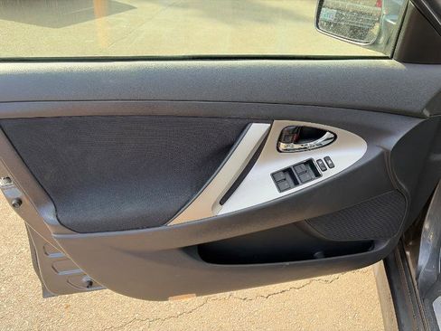 Used 2011 Toyota Camry SE image 11