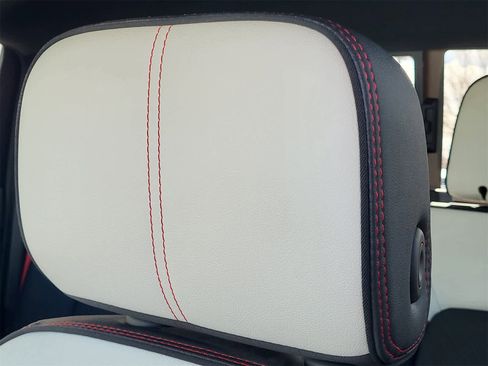 Used 2025 GMC Canyon AT4 w/ AT4X Package image 13