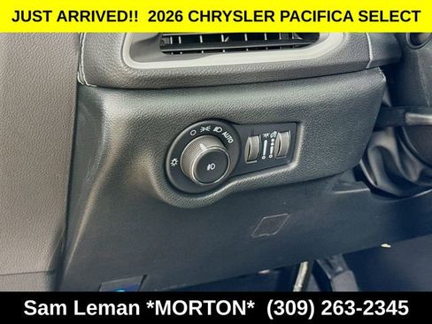 New 2026 Chrysler Pacifica Select image 10