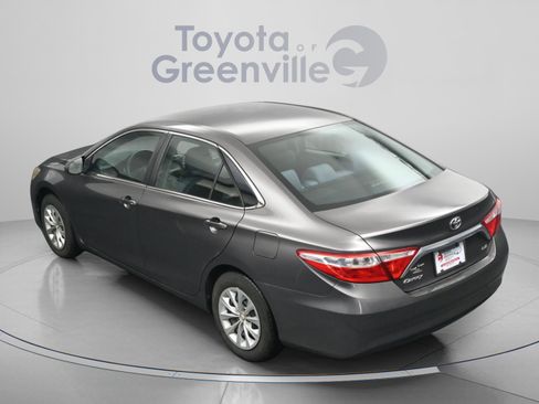 Used 2015 Toyota Camry LE FWD image 9
