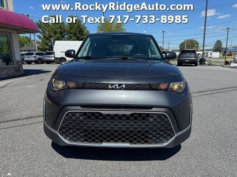 Used 2025 Kia Soul LX w/ LX Technology Package FWD image 2