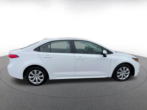 Used 2025 Toyota Corolla LE FWD image 13