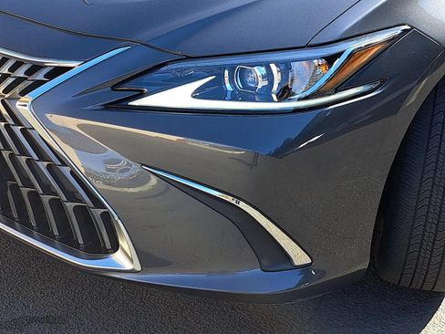 Used 2024 Lexus ES 350 w/ Accessory Package (Z1) FWD image 33