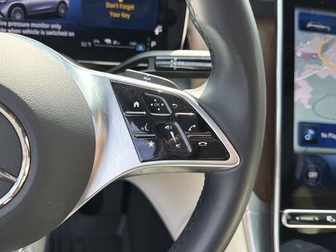 Used 2025 Mercedes-Benz GLC 350e 4MATIC image 26