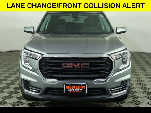 Used 2023 GMC Terrain SLE w/ Driver Convenience Package AWD/4WD image 9