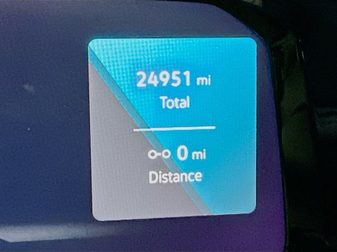 Used 2025 Volkswagen Atlas SE image 19