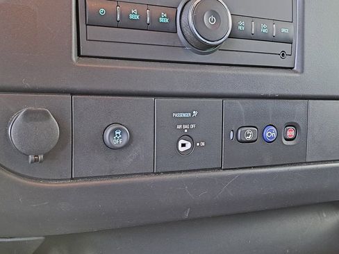 Used 2024 Chevrolet Express 2500 w/ Driver Convenience Package image 17