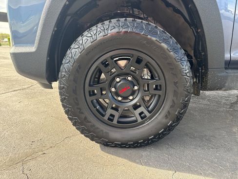 Used 2013 Toyota 4Runner Limited image 31