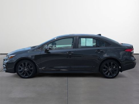 Certified 2025 Toyota Corolla SE FWD image 3