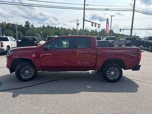 Used 2023 Chevrolet Colorado LT w/ LT Convenience Package AWD/4WD image 11