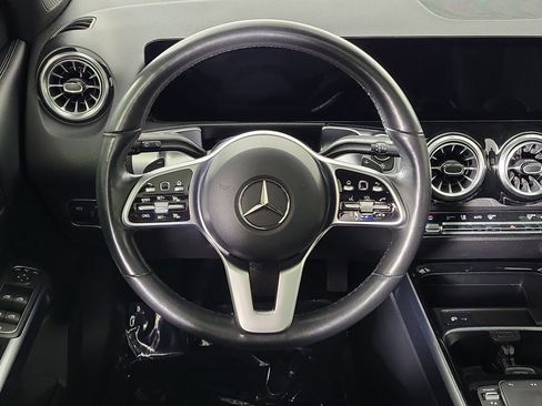 Used 2022 Mercedes-Benz GLB 250 image 12