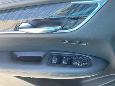 Used 2020 Cadillac XT6 Premium Luxury image 23