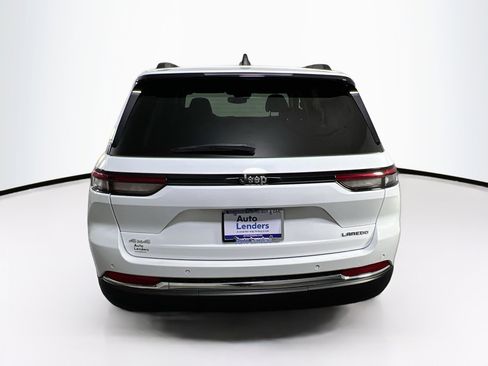 Used 2023 Jeep Grand Cherokee Laredo image 6