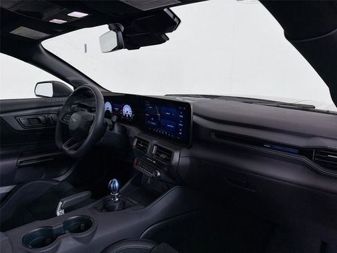 Used 2025 Ford Mustang Dark Horse image 25