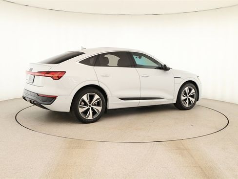 Used 2024 Audi Q8 e-tron Premium Plus w/ Premium Plus Package image 7