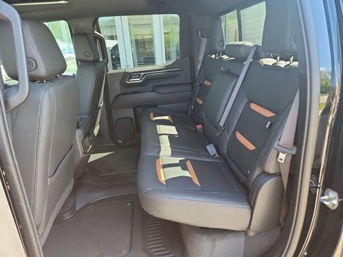 Certified 2024 GMC Sierra 1500 AT4 w/ Technology Package AWD/4WD image 22