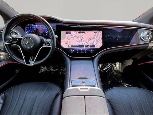 Used 2022 Mercedes-Benz EQS 580 4MATIC Sedan image 9