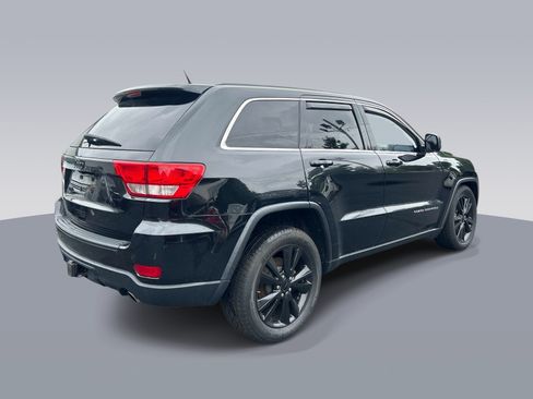 Used 2013 Jeep Grand Cherokee Altitude AWD/4WD image 3