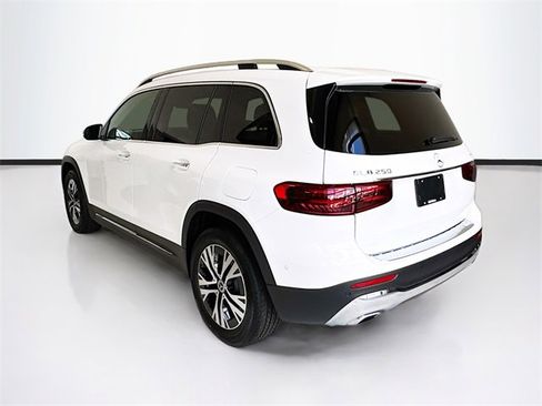 New 2025 Mercedes-Benz GLB 250 GLB 250 image 3