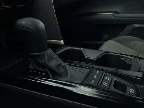 Used 2025 Toyota Camry LE image 13