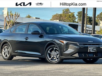 New 2025 Kia K4 LXS